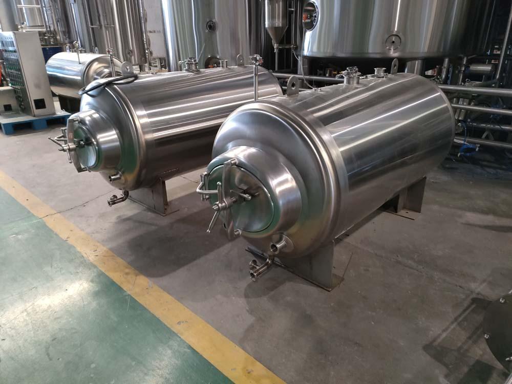 2BBL Horizontal Lagering Tanks Cooling Jacketed Unitanks